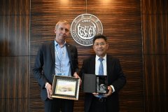 德国伊尔梅瑙工业大学校长一行拜候同济大学